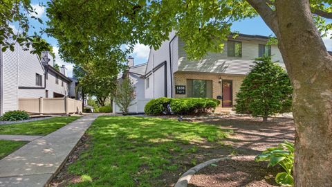 Tiny photo for 1108 E Jefferson Street #7, Bloomington, IL 61701 (MLS # 12639148)