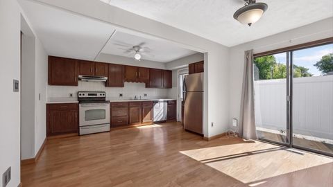 Tiny photo for 1108 E Jefferson Street #7, Bloomington, IL 61701 (MLS # 12639148)
