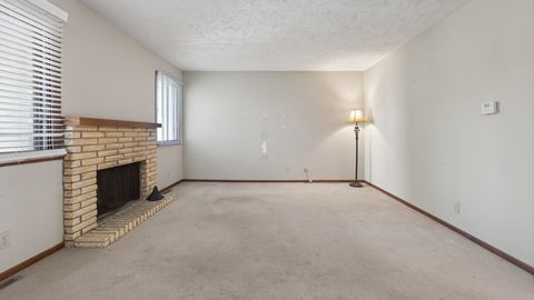 Tiny photo for 1108 E Jefferson Street #7, Bloomington, IL 61701 (MLS # 12639148)