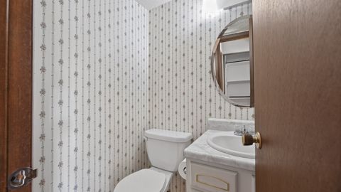 Tiny photo for 1108 E Jefferson Street #7, Bloomington, IL 61701 (MLS # 12639148)