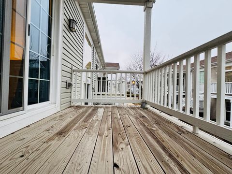 Tiny photo for 810 Four Seasons Boulevard, Aurora, IL 60504 (MLS # 12586129)