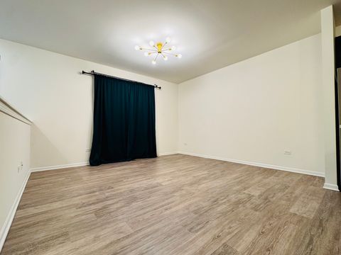 Tiny photo for 810 Four Seasons Boulevard, Aurora, IL 60504 (MLS # 12586129)