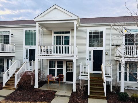 Photo of 810 Four Seasons Boulevard, Aurora, IL 60504 (MLS # 12586129)