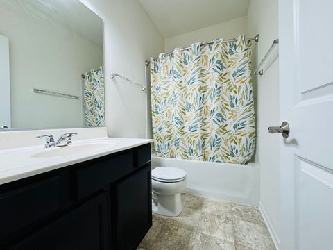 Tiny photo for 810 Four Seasons Boulevard, Aurora, IL 60504 (MLS # 12586129)