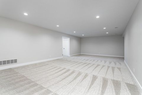 Tiny photo for 6 Viola Drive, Le Claire, IA 52753 (MLS # 12618871)