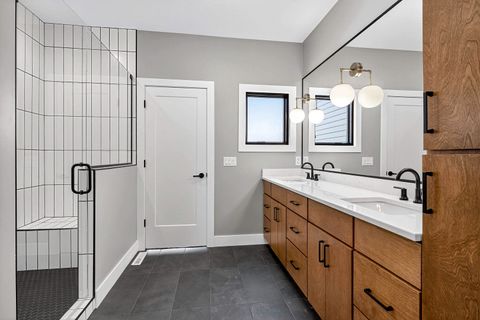 Tiny photo for 6 Viola Drive, Le Claire, IA 52753 (MLS # 12618871)