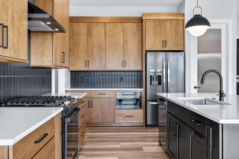 Tiny photo for 6 Viola Drive, Le Claire, IA 52753 (MLS # 12618871)