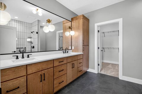 Tiny photo for 6 Viola Drive, Le Claire, IA 52753 (MLS # 12618871)