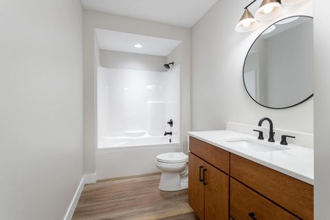 Tiny photo for 6 Viola Drive, Le Claire, IA 52753 (MLS # 12618871)