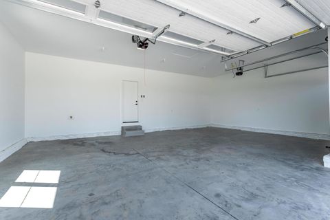 Tiny photo for 6 Viola Drive, Le Claire, IA 52753 (MLS # 12618871)