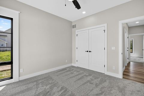 Tiny photo for 6 Viola Drive, Le Claire, IA 52753 (MLS # 12618871)