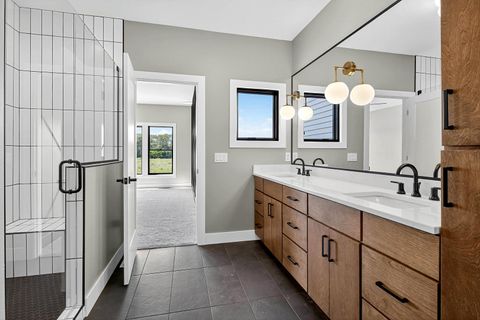 Tiny photo for 6 Viola Drive, Le Claire, IA 52753 (MLS # 12618871)
