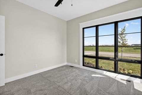 Tiny photo for 6 Viola Drive, Le Claire, IA 52753 (MLS # 12618871)