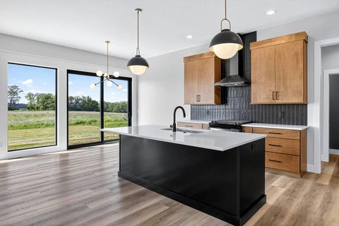 Tiny photo for 6 Viola Drive, Le Claire, IA 52753 (MLS # 12618871)