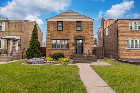 Photo of 5113 S Mayfield Avenue, Chicago, IL 60638 (MLS # 12627690)