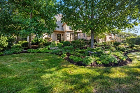 Tiny photo for 3202 Royal Fox Drive, St. Charles, IL 60174 (MLS # 12738784)