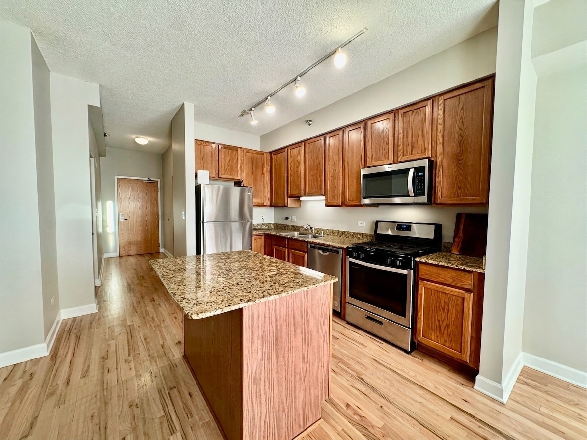 41 E 8th Street 1805