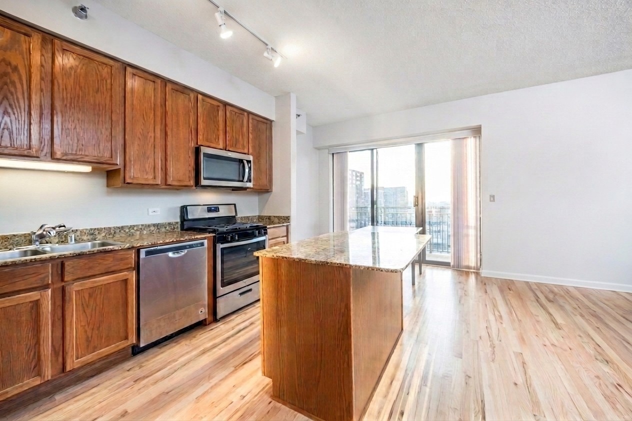 41 E 8th Street 1805