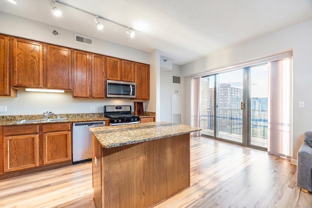 41 E 8th Street 1805