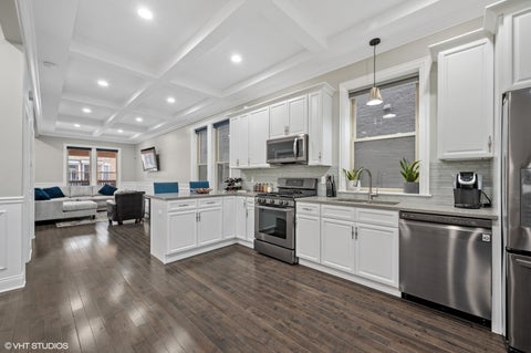 Tiny photo for 2425 W Lexington Street, Chicago, IL 60612 (MLS # 12780547)