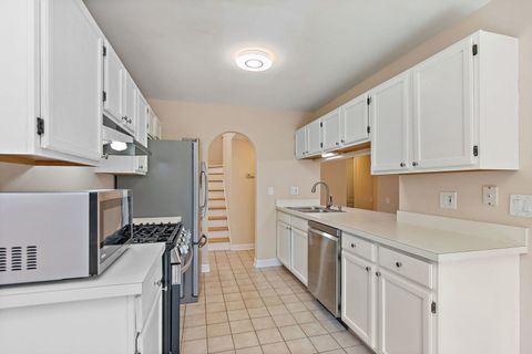 Tiny photo for 1415 Diamond Drive, Hoffman Estates, IL 60192 (MLS # 12614704)