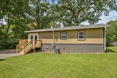 Tiny photo for 38207 N 3rd Avenue, Spring Grove, IL 60081 (MLS # 12694482)