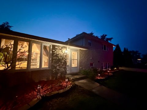 Tiny photo for 12118 W SOMERSET Road, Orland Park, IL 60467 (MLS # 12653161)