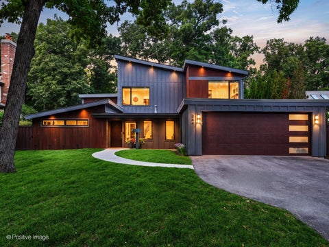 Photo of 344 E Witchwood Lane, Lake Bluff, IL 60044 (MLS # 12712904)