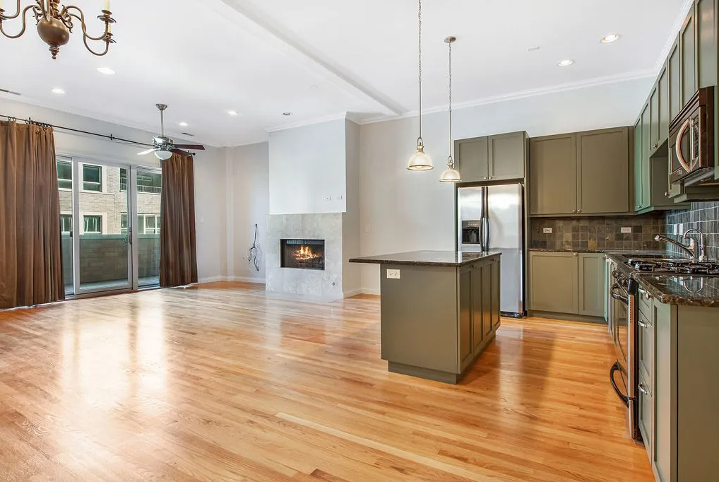 1555 N Wood Street 202