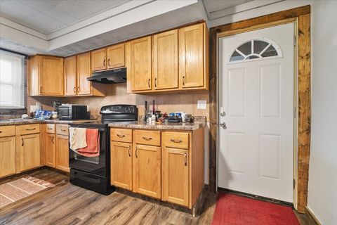 Tiny photo for 301 N 2nd Avenue, Chenoa, IL 61726 (MLS # 12525132)