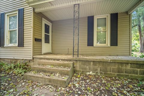 Tiny photo for 301 N 2nd Avenue, Chenoa, IL 61726 (MLS # 12525132)