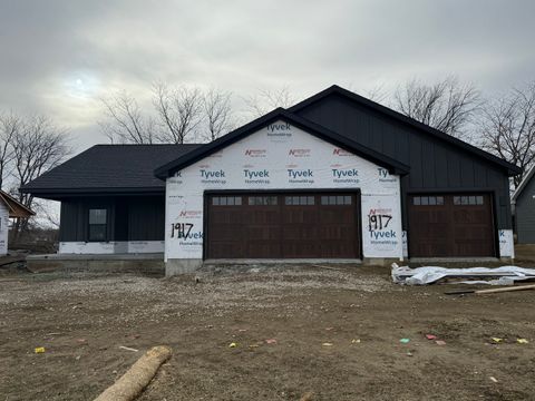 Photo of 1917 S Stone Creek Boulevard, Urbana, IL 61802 (MLS # 12583130)