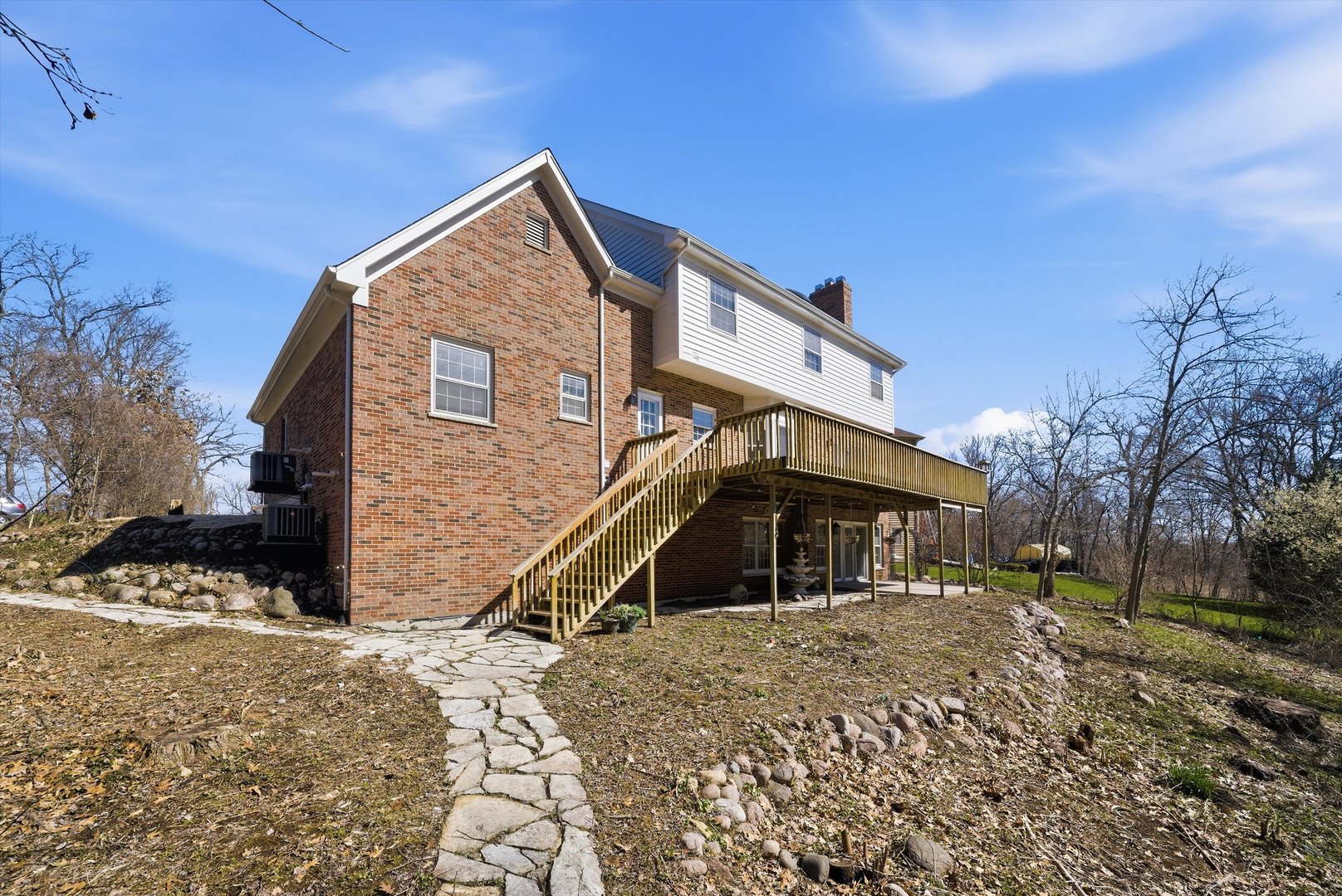 1215 Triple Crown Court