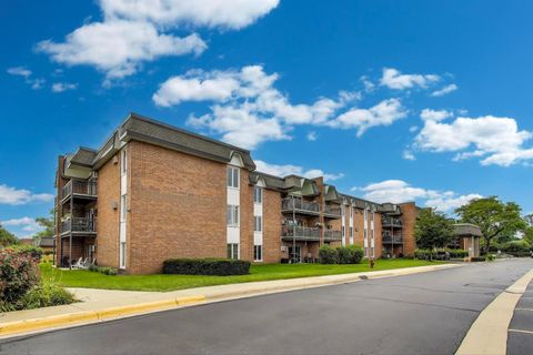 Tiny photo for 4224 Saratoga Avenue #J110, Downers Grove, IL 60515 (MLS # 12443204)