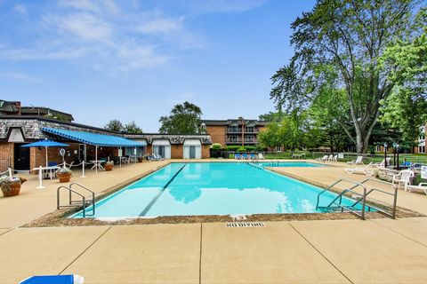 Tiny photo for 4224 Saratoga Avenue #J110, Downers Grove, IL 60515 (MLS # 12443204)