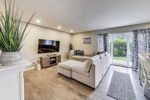 Tiny photo for 4224 Saratoga Avenue #J110, Downers Grove, IL 60515 (MLS # 12443204)