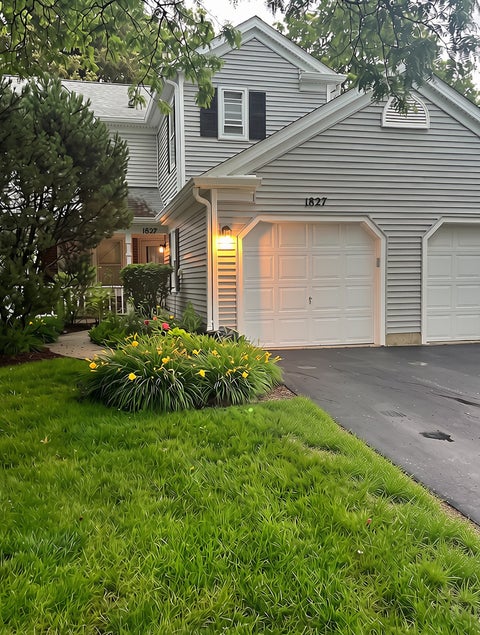 Photo of 1827 Pebble Beach Circle, Elk Grove Village, IL 60007 (MLS # 12700767)
