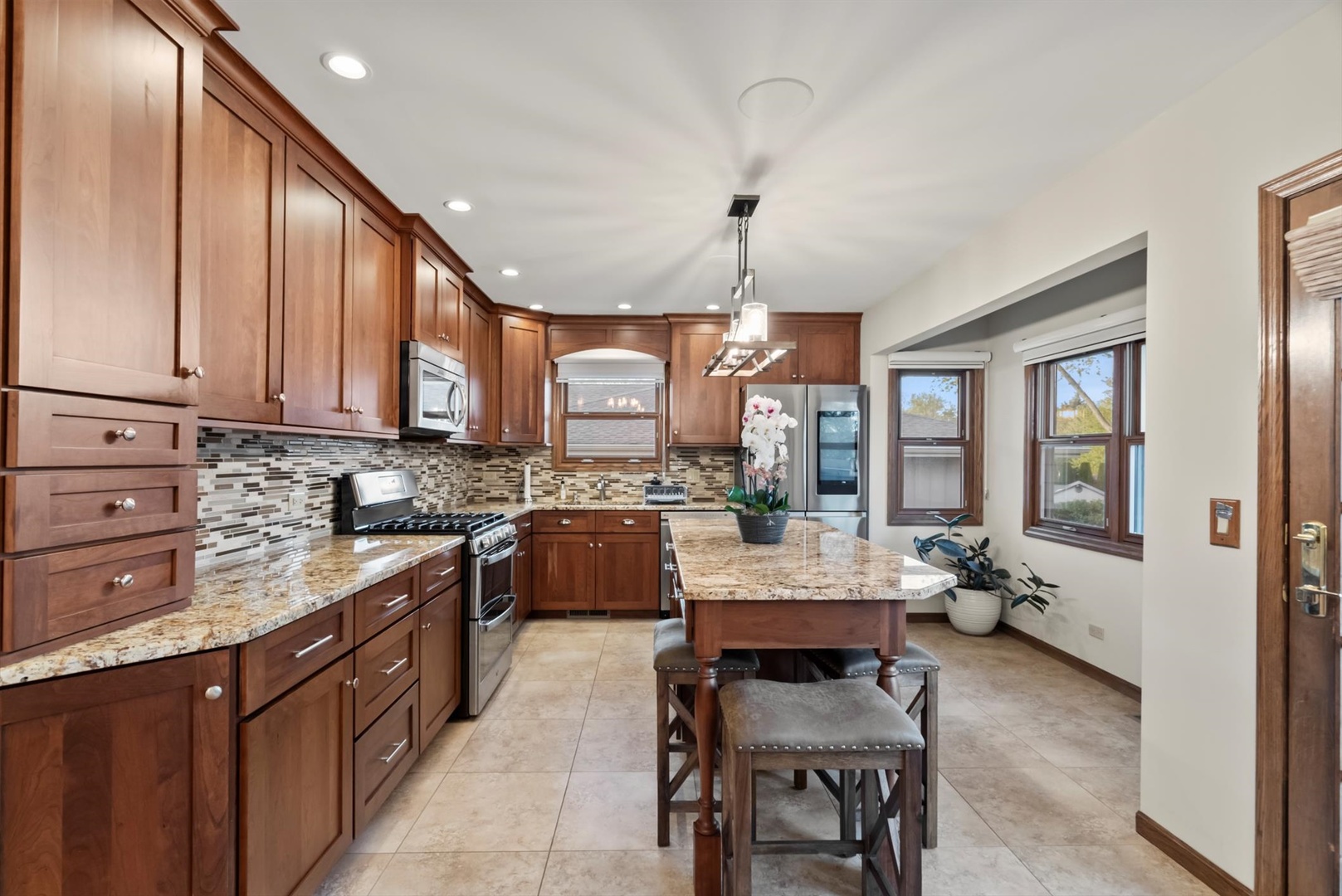 871 Woodcrest Lane