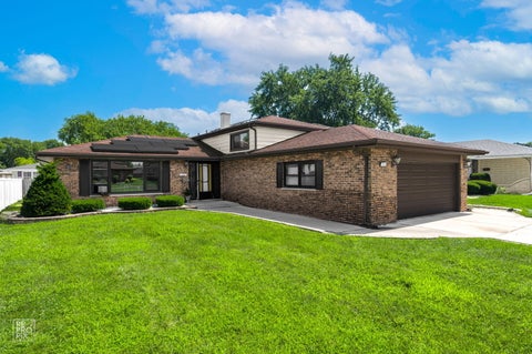 Photo of 17157 LANGLEY Avenue, South Holland, IL 60473 (MLS # 12739432)