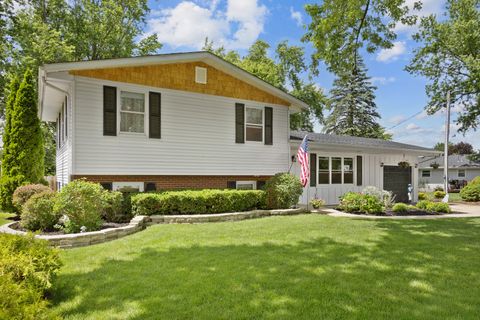 Tiny photo for 586 Aztec Drive, Carol Stream, IL 60188 (MLS # 12620468)