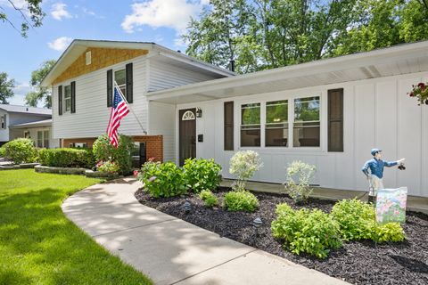Tiny photo for 586 Aztec Drive, Carol Stream, IL 60188 (MLS # 12620468)