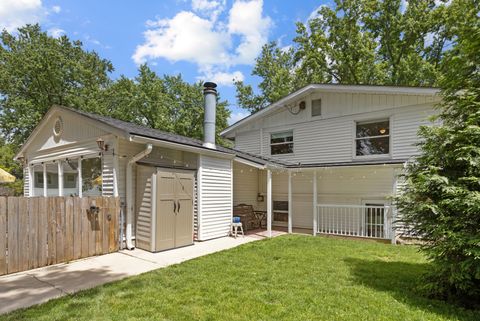 Tiny photo for 586 Aztec Drive, Carol Stream, IL 60188 (MLS # 12620468)