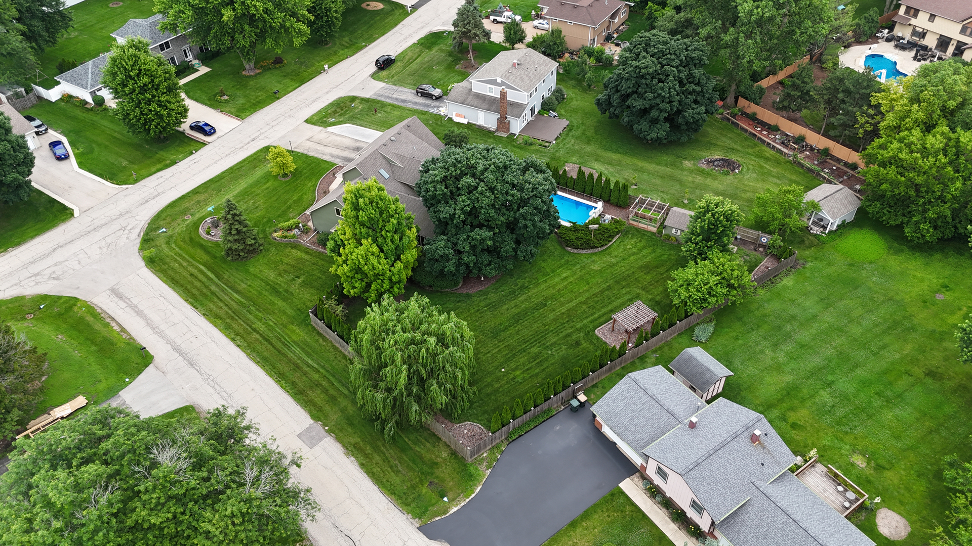 11S514 Webster Lane