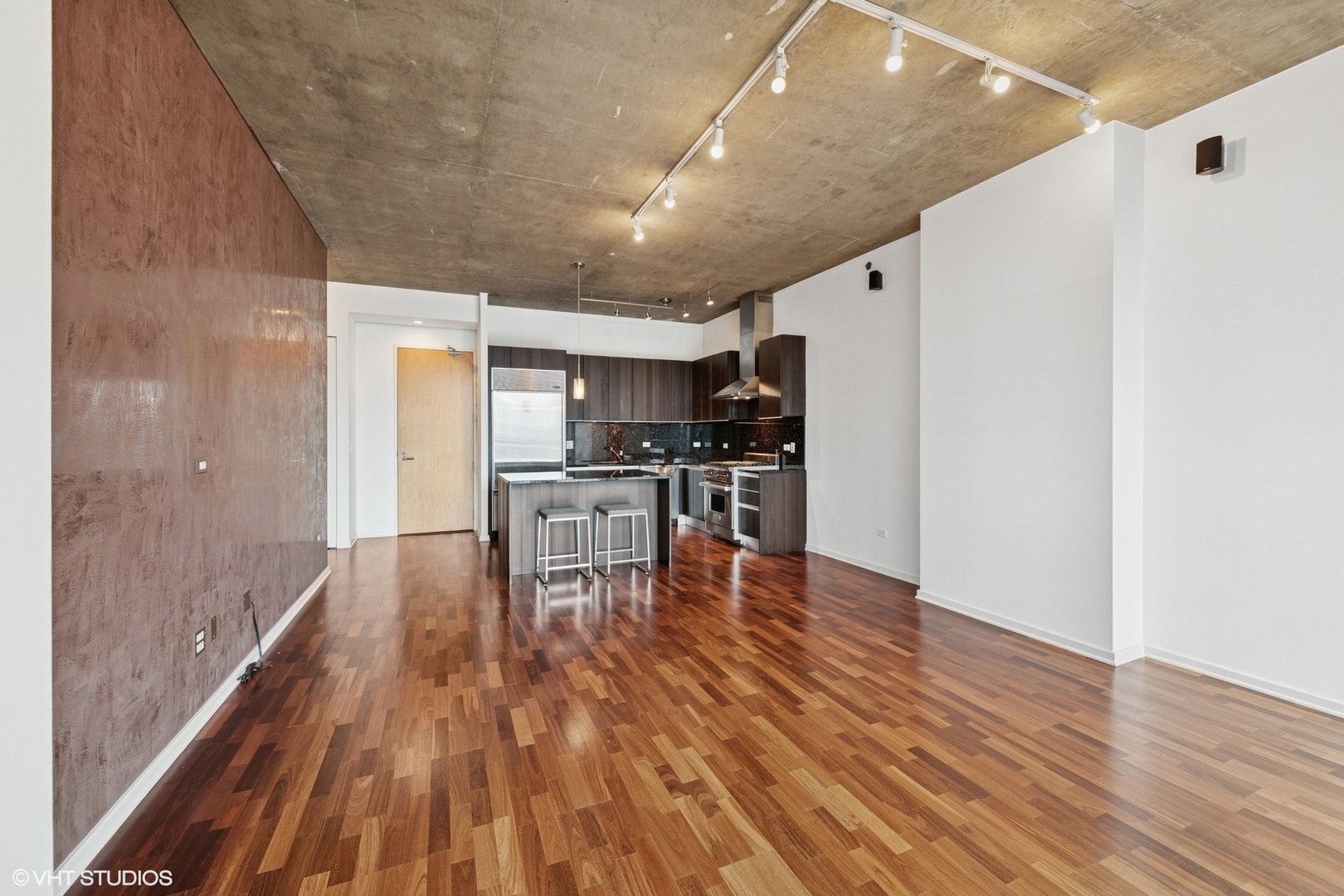 600 N Fairbanks Court 3408