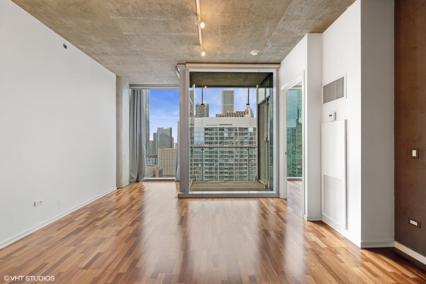 600 N Fairbanks Court 3408