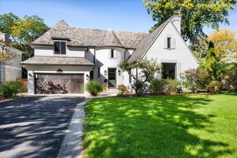 Photo of 2604 Blackhawk Road, Wilmette, IL 60091 (MLS # 12781416)