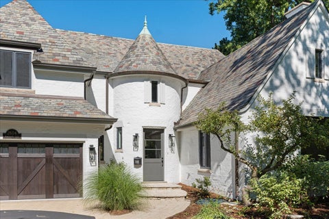 Tiny photo for 2604 Blackhawk Road, Wilmette, IL 60091 (MLS # 12781416)