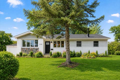 Photo of 8766.. S 83RD CT.. Avenue, Hickory Hills, IL 60457 (MLS # 12728431)
