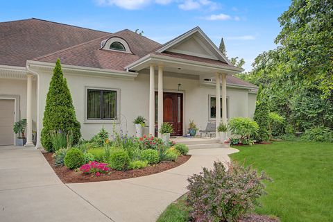 Photo of 378 E Deerpath Road, Wood Dale, IL 60191 (MLS # 12666286)