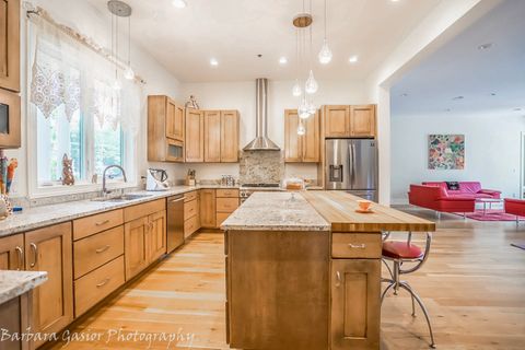 Tiny photo for 378 E Deerpath Road, Wood Dale, IL 60191 (MLS # 12666286)